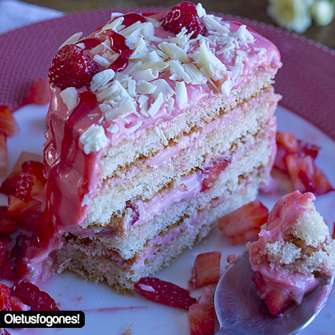 layercake-fresas-chocolate-blanco-corte