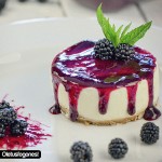 Tarta de queso y moras